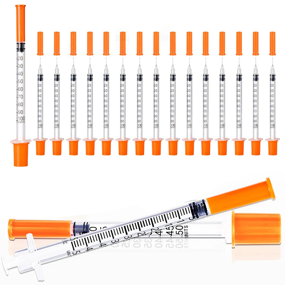 30Pcs 0.5Ml/1Ml Disposable Plastic Veterinary Syringes with Needles, Suitable for Pets and Farm Animals, Manual Push-Type Syringes with Needles, Farm Animal Syringes, Suitable for Cats, Dogs, Pigs